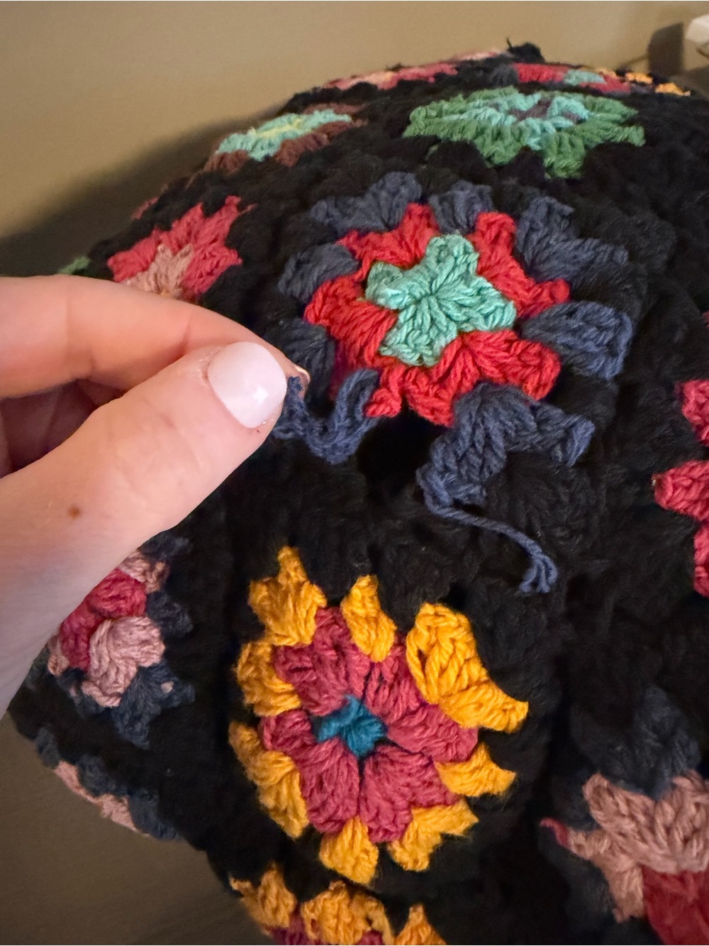 Boho Granny-square Crochet Floral Patchwork Shoulder Bag in Black - Picture 6 of 11